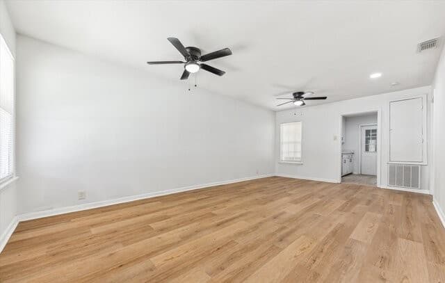 rental at 369 Babcock Rd in San Antonio, TX — photo 4