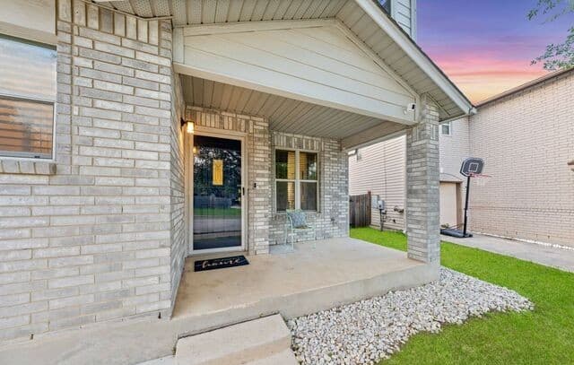 3-bedroom rental at 4963 Ancient Elm in San Antonio, TX — photo 2