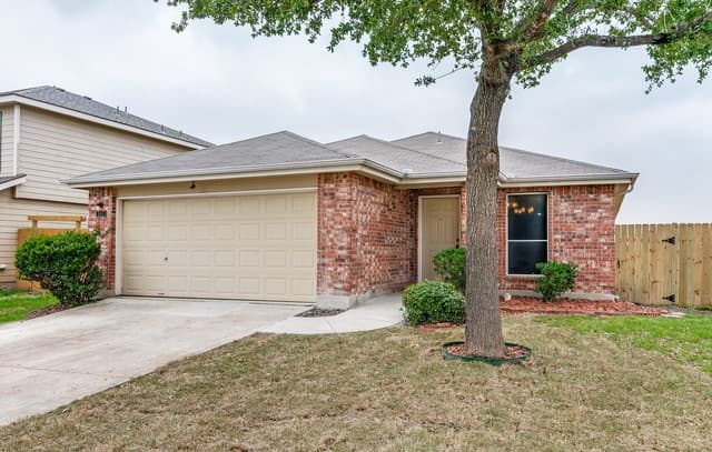 3-bedroom rental at 543 Stable Vis in San Antonio, TX — photo 3