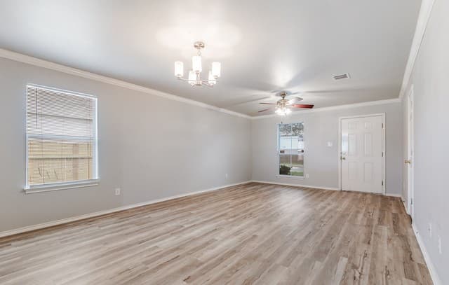 3-bedroom rental at 543 Stable Vis in San Antonio, TX — photo 4