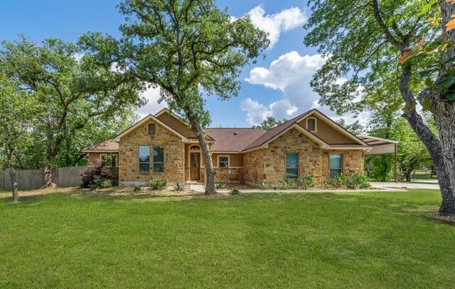 4-bedroom rental at 149 Cibolo Ridge Dr in La Vernia, TX — photo 2