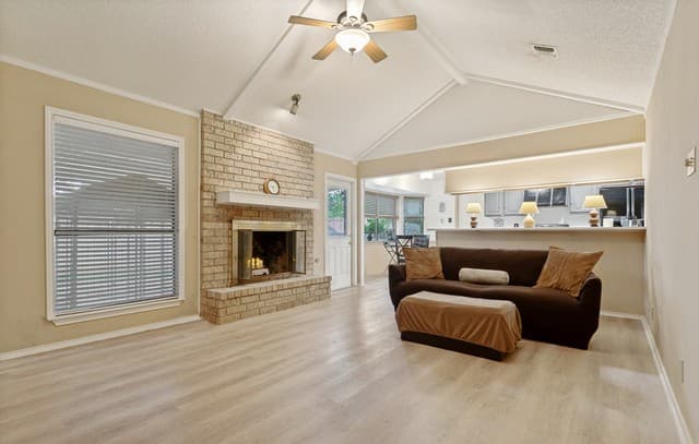 3-bedroom rental at 1707 Ashley Cir in San Antonio, TX — photo 5