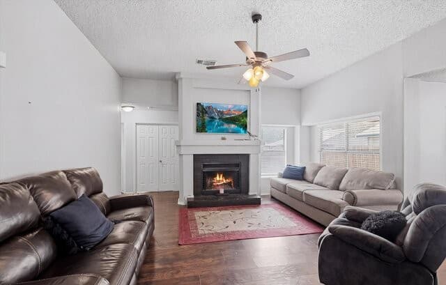 3-bedroom rental at 13203 Wood Climb St in San Antonio, TX — photo 1