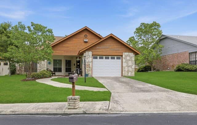 2-bedroom rental at 3817 Hunters Gln in Schertz, TX — photo 1