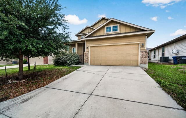 3-bedroom rental at 4906 Ballot Park in San Antonio, TX — photo 2