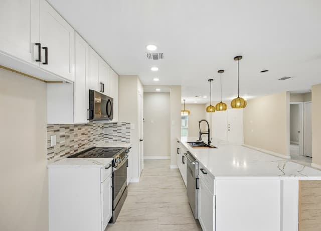 3-bedroom rental at 11410 Spring Rain in San Antonio, TX — photo 1