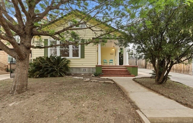 2-bedroom rental at 513 Fulton Ave in San Antonio, TX — photo 1
