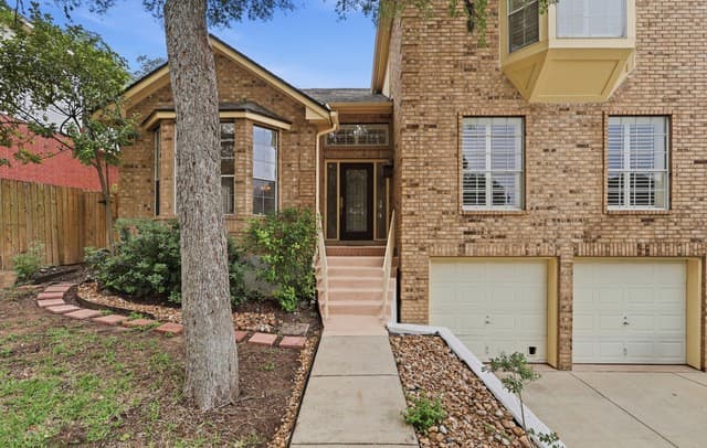 3-bedroom rental at 13719 Morningbluff Dr in San Antonio, TX — photo 4