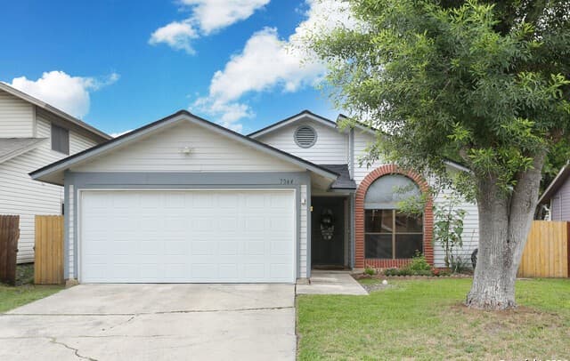 3-bedroom rental at 7064 Beech Trl in San Antonio, TX — photo 1