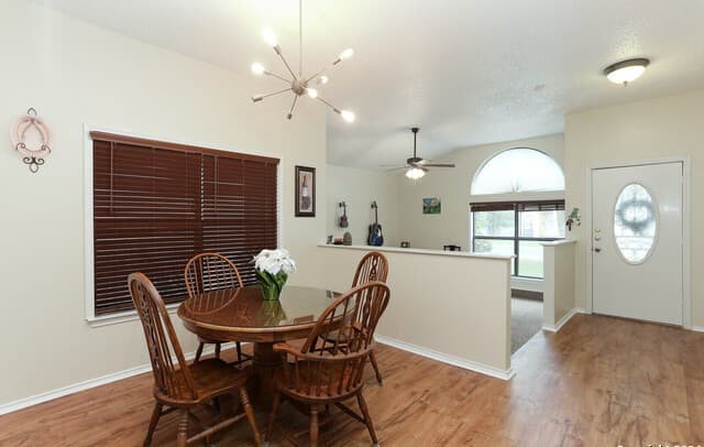 3-bedroom rental at 7064 Beech Trl in San Antonio, TX — photo 2