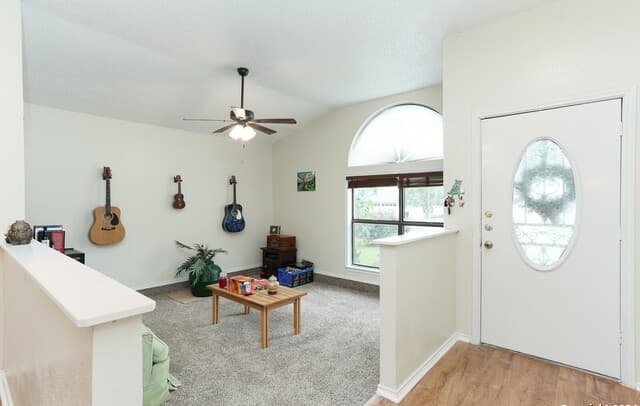 3-bedroom rental at 7064 Beech Trl in San Antonio, TX — photo 3