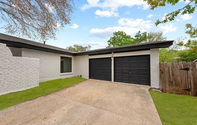 4-bedroom rental at 5914 Forest Mill in San Antonio, TX — photo 4