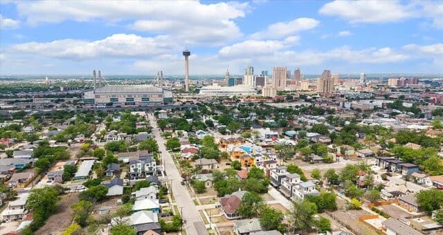 rental at 1105 Wyoming in San Antonio, TX — photo 3