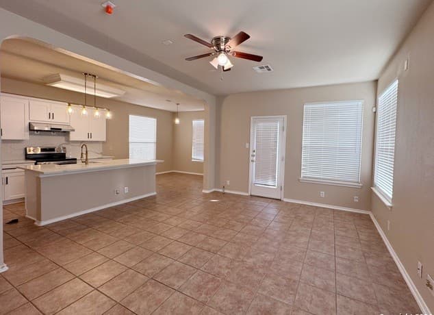 2-bedroom rental at 6730 Biscay Hbr in San Antonio, TX — photo 2