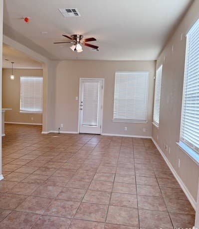 2-bedroom rental at 6730 Biscay Hbr in San Antonio, TX — photo 4