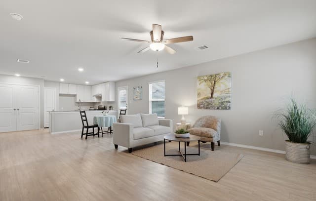 3-bedroom rental at 13927 Silos Meadows in San Antonio, TX — photo 4