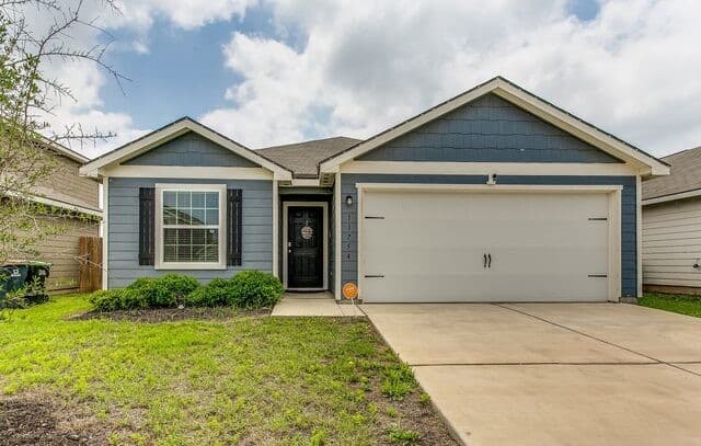 3-bedroom rental at 11754 Davalos Ln in San Antonio, TX — photo 2