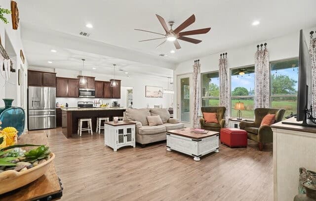 4-bedroom rental at 240 Roy Nichols Dr in Blanco, TX — photo 4
