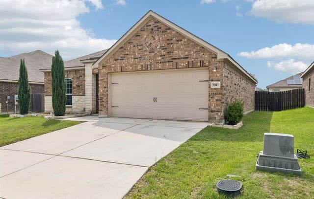 3-bedroom rental at 7811 Creekshore CV in San Antonio, TX — photo 2