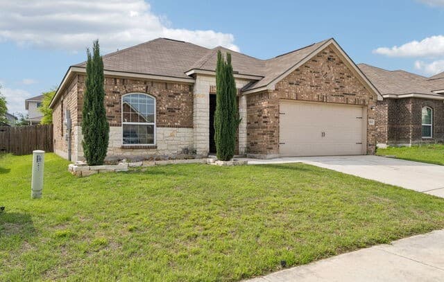 3-bedroom rental at 7811 Creekshore CV in San Antonio, TX — photo 3