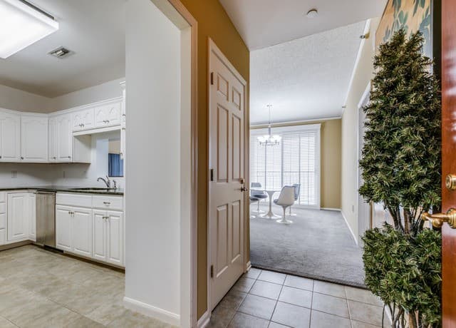 2-bedroom rental at 1 Towers Park Ln Unit 1917 in San Antonio, TX — photo 5