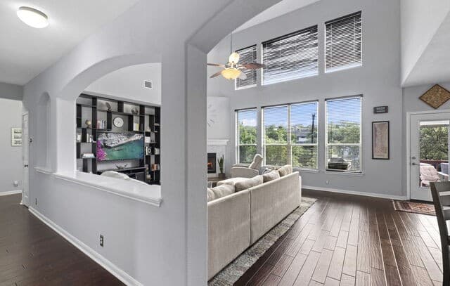 5-bedroom rental at 23554 Seven Winds in San Antonio, TX — photo 5