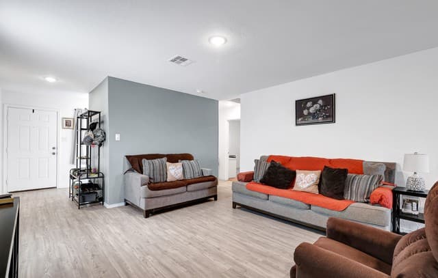 3-bedroom rental at 9015 Lunar Cv in San Antonio, TX — photo 4