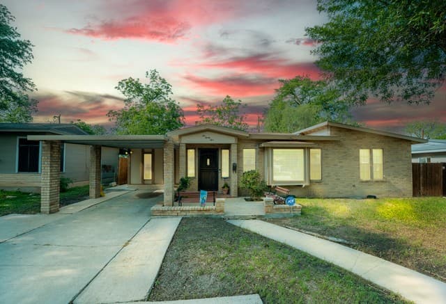3-bedroom rental at 635 Edgebrook Ln in San Antonio, TX — photo 1
