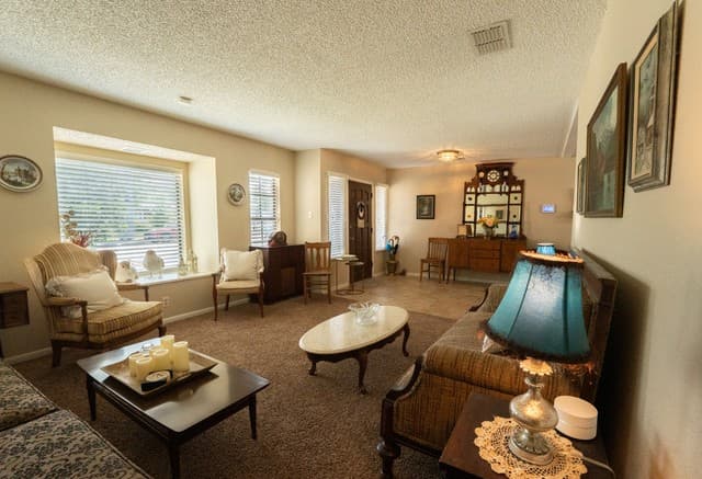 3-bedroom rental at 635 Edgebrook Ln in San Antonio, TX — photo 5