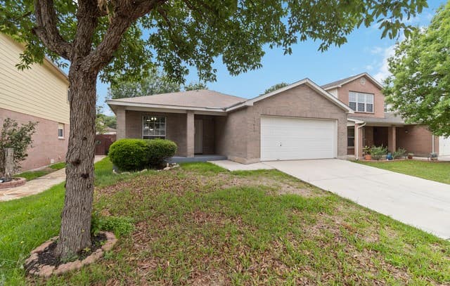 3-bedroom rental at 12610 Lilac Dawn in San Antonio, TX — photo 2