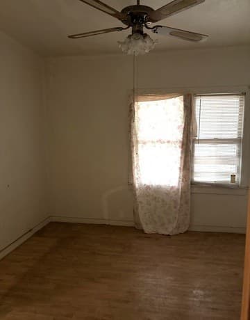 3-bedroom rental at 319 McKay in San Antonio, TX — photo 5