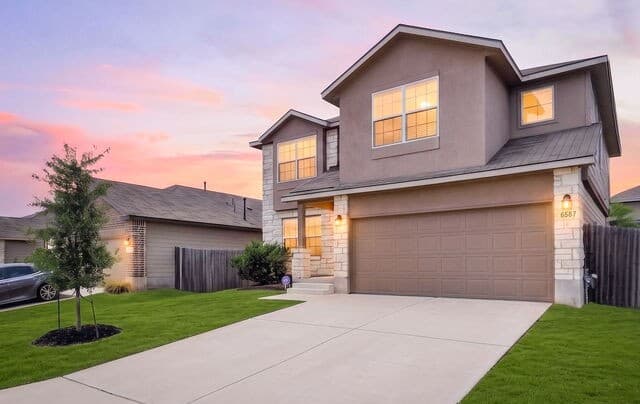 5-bedroom rental at 6527 Hoffman Pln in San Antonio, TX — photo 3