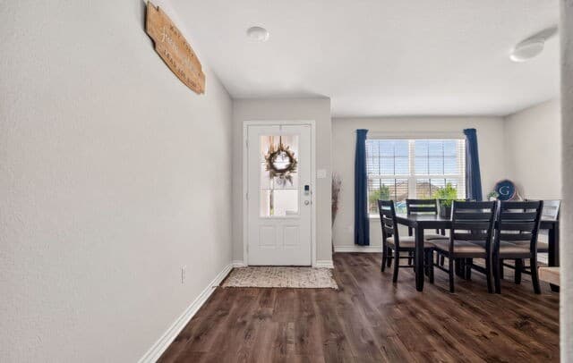 5-bedroom rental at 6527 Hoffman Pln in San Antonio, TX — photo 4