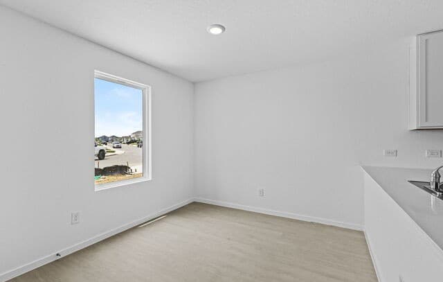4-bedroom rental at 13043 Lake Fryer in St Hedwig, TX — photo 5