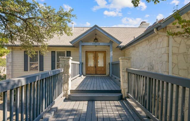 3-bedroom rental at 19318 Strauss in San Antonio, TX — photo 2