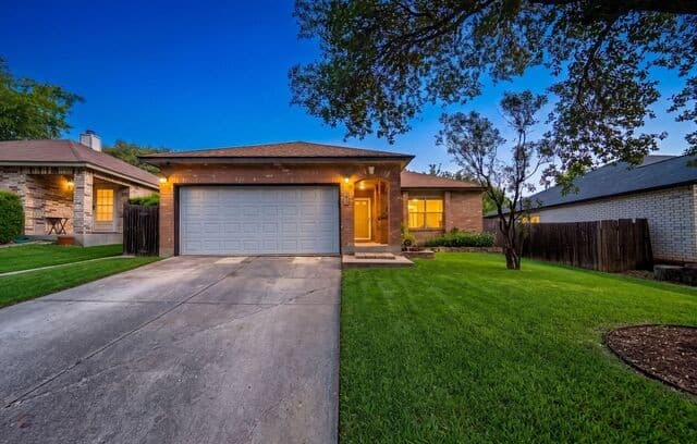 4-bedroom rental at 7058 Autumn Park in San Antonio, TX — photo 1