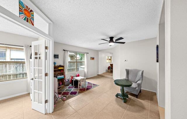 4-bedroom rental at 7058 Autumn Park in San Antonio, TX — photo 4