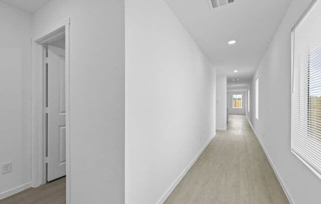 4-bedroom rental at 13039 Lake Fryer in St Hedwig, TX — photo 2