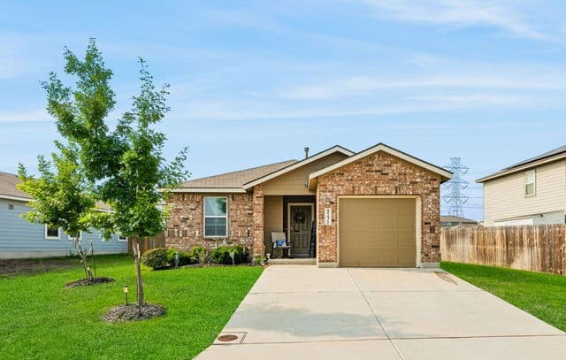 3-bedroom rental at 8231 Blue Canal in San Antonio, TX — photo 1