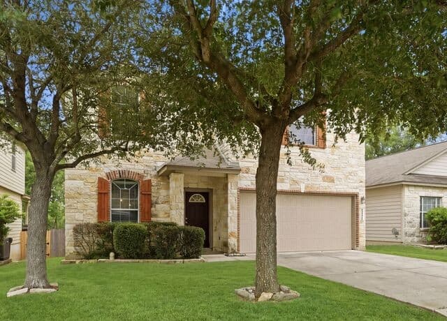 4-bedroom rental at 9558 Nueces Canyon in San Antonio, TX — photo 2