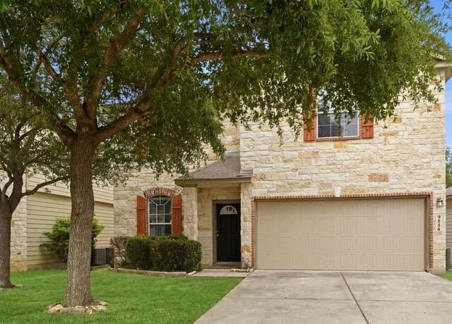 4-bedroom rental at 9558 Nueces Canyon in San Antonio, TX — photo 3