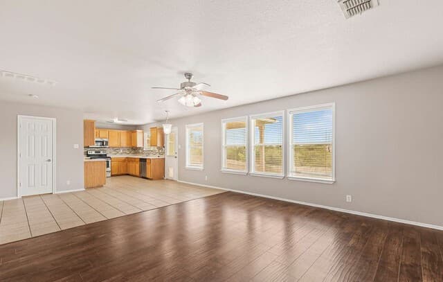 3-bedroom rental at 24007 Wimberly Oaks in San Antonio, TX — photo 5