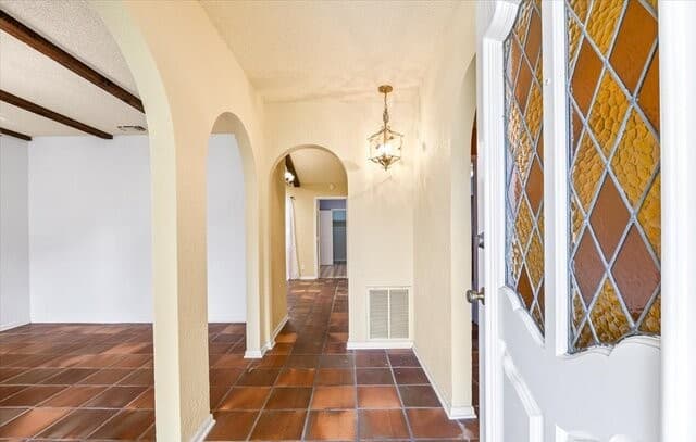 5-bedroom rental at 1722 Timber Oak St in San Antonio, TX — photo 3