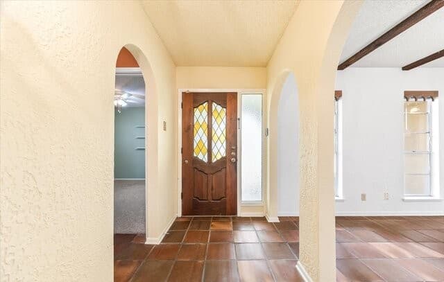 5-bedroom rental at 1722 Timber Oak St in San Antonio, TX — photo 4
