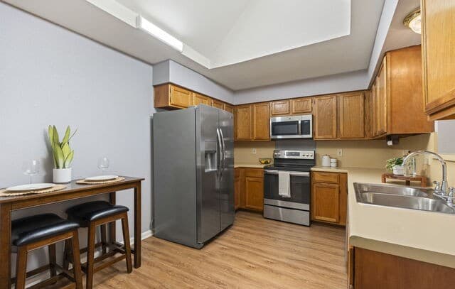 2-bedroom rental at 10311 Grand Cir in San Antonio, TX — photo 3
