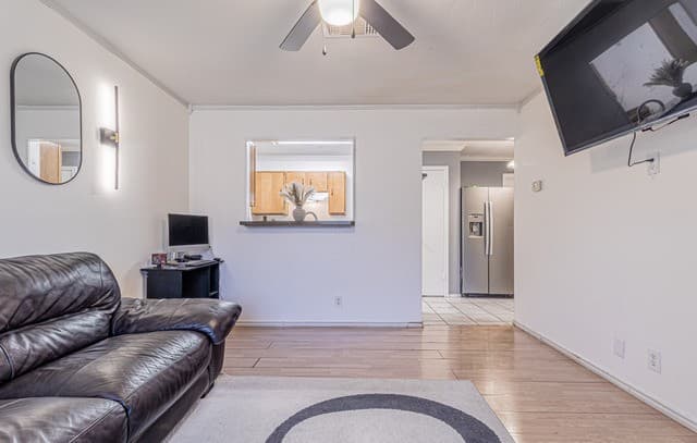 3-bedroom rental at 9554 Celine in San Antonio, TX — photo 5