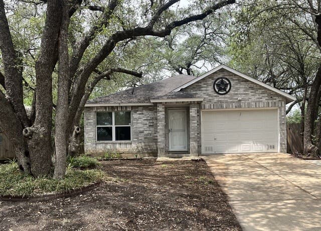 3-bedroom rental at 16131 Ike Ln in Selma, TX — photo 1