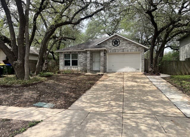 3-bedroom rental at 16131 Ike Ln in Selma, TX — photo 3