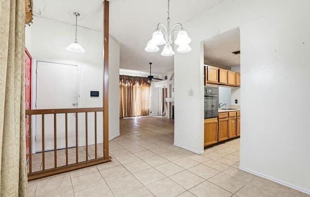 3-bedroom rental at 3162 Beacon Field in San Antonio, TX — photo 4