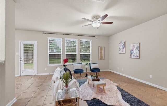 5-bedroom rental at 23619 Sunset Peak in San Antonio, TX — photo 5